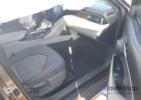 2020 Toyota Camry Le z USA, uszkodzony, nr VIN 4T1C11AK3LU990022